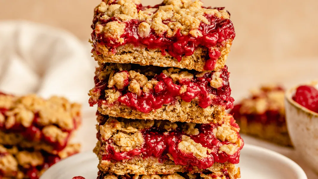 Raspberry Crumble Bars with margarine and vegan butter