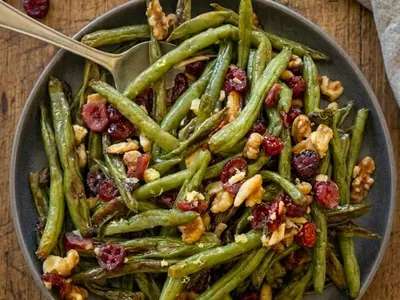 Roasted Green Beans with Cranberries and Walnuts