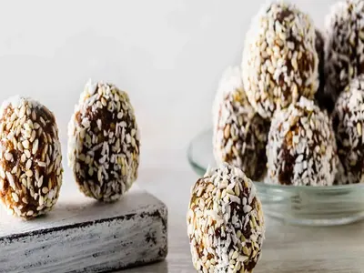Fig Almond Balls