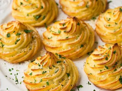 Garlic Parmesan Duchess Potatoes