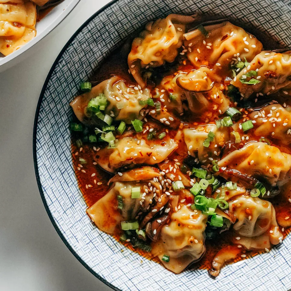 Chicken Wontons in Chili Sauce