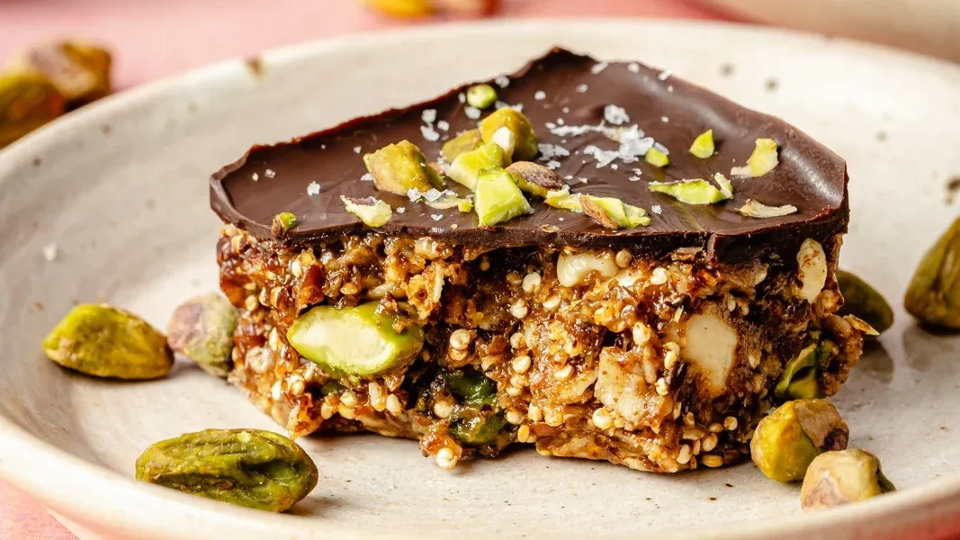 Chocolate Pistachio Quinoa Bars