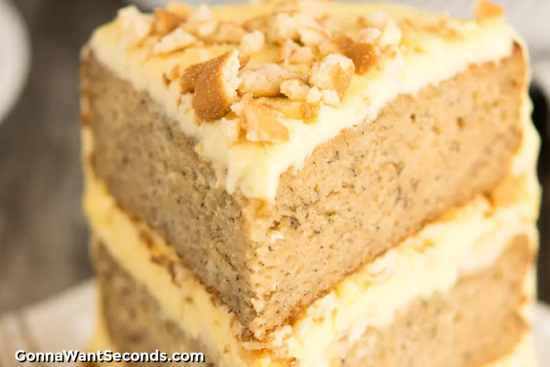 Banana Pudding Cake with crackers