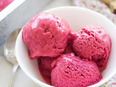 Raspberry Banana Ice Cream