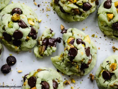 Pistachio Chocolate Chip Cookies