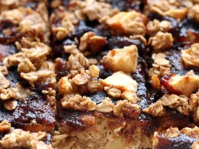 Apple Oatmeal Bars