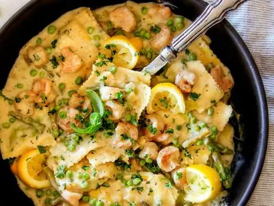 Shrimp Ravioli with Asparagus