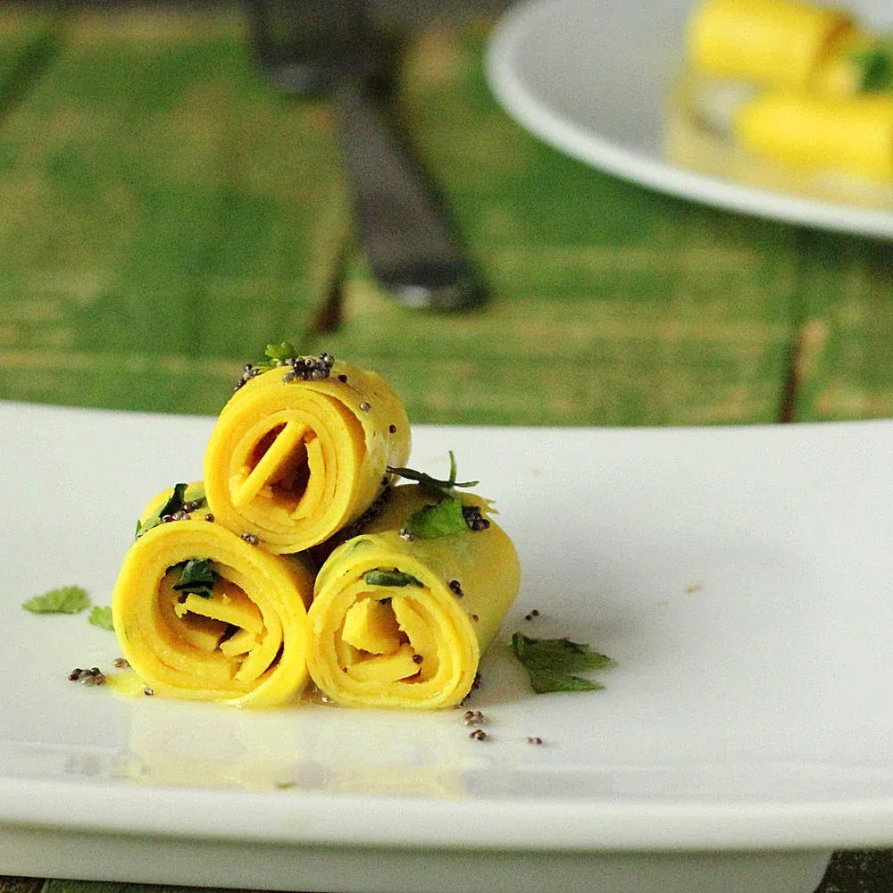 Kale Khandvi Rolls