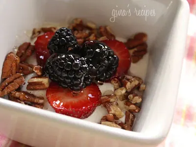 Greek Yogurt Berry Bowl