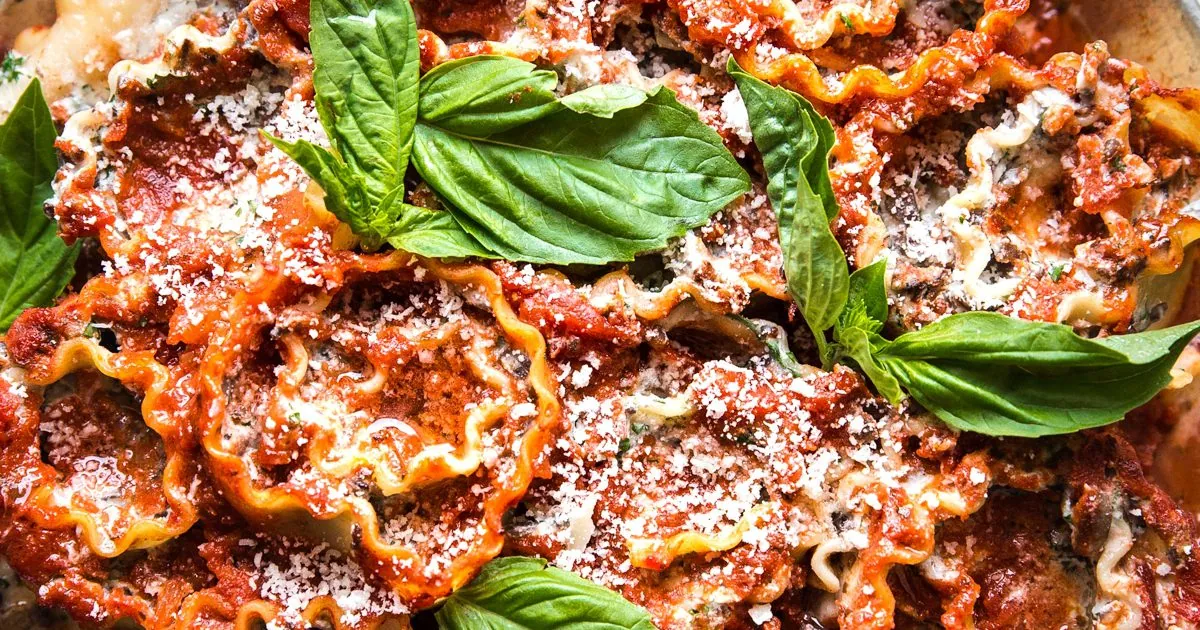 Four Cheese Mushroom Lasagna Rolls