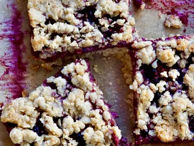 Blackberry Oat Bars