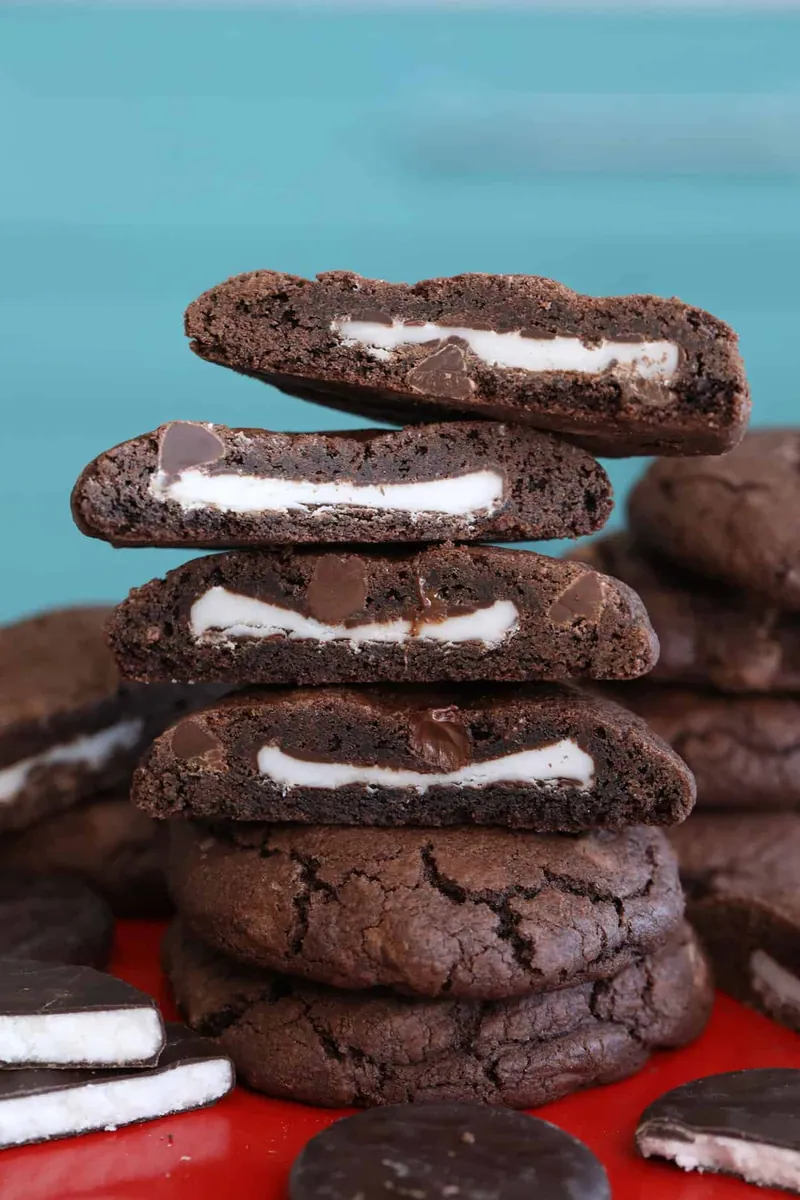 Mint Stuffed Chocolate Cookies