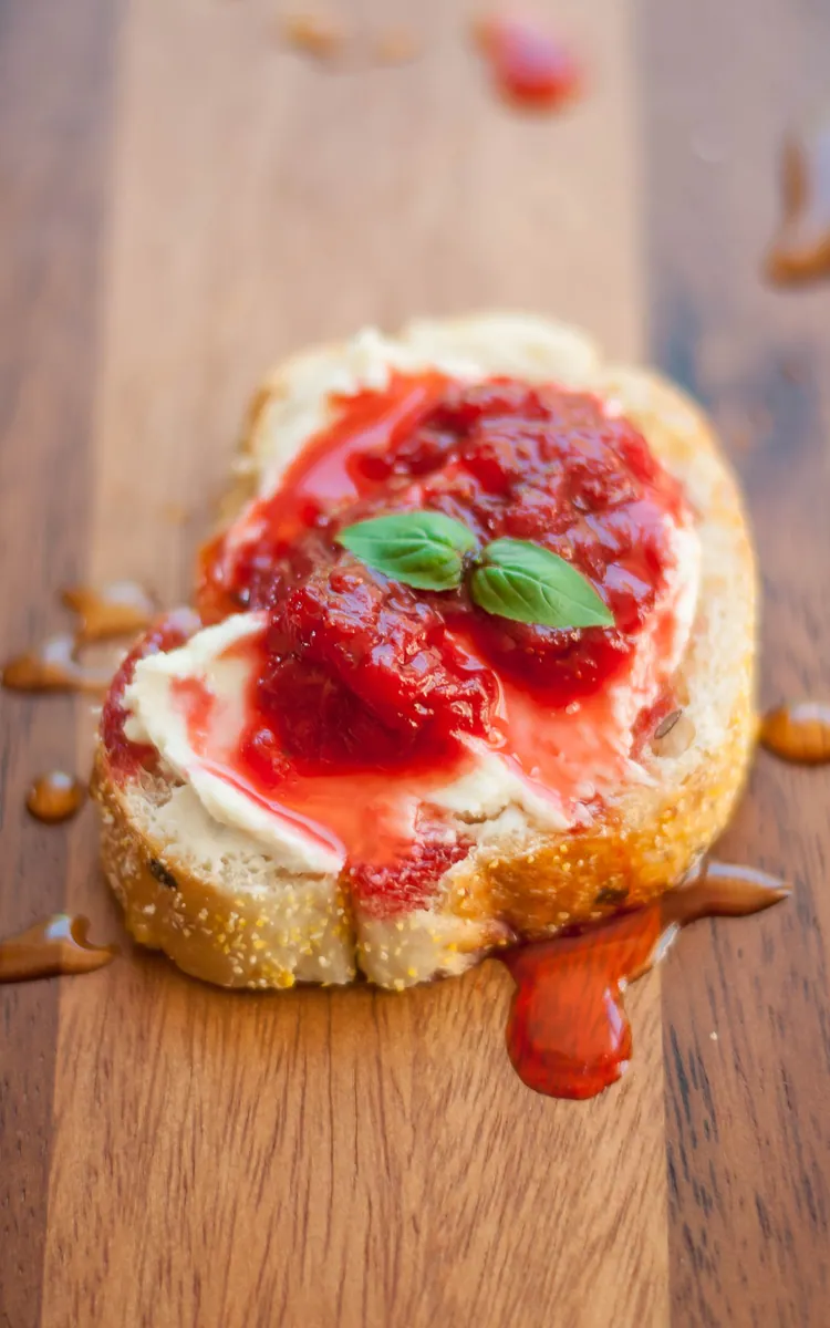 Strawberry Goat Cheese Crostini