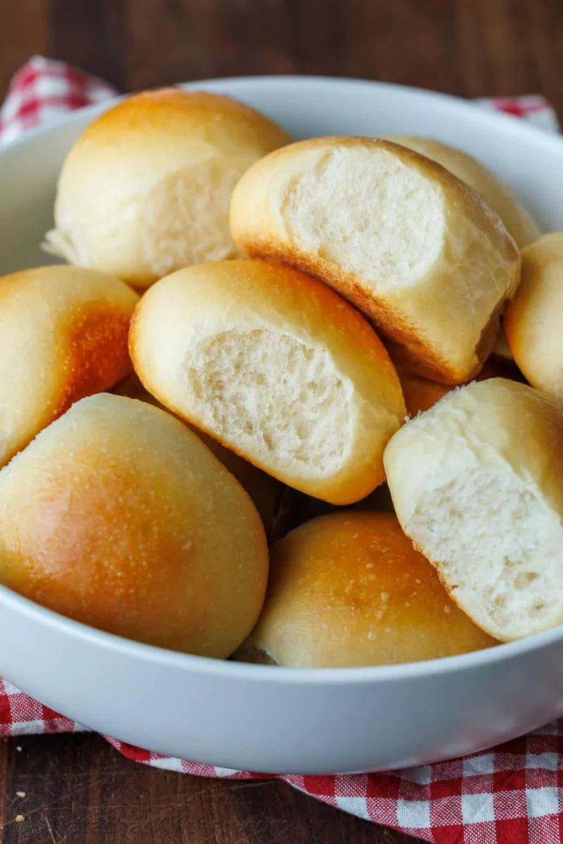 Sourdough Dinner Rolls