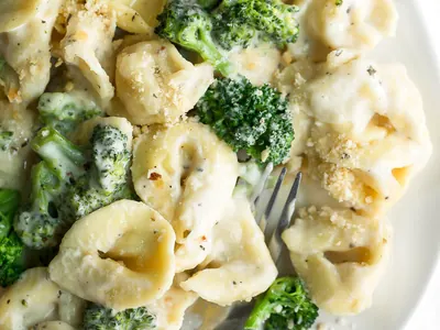 Broccoli Tortellini Pasta Bake
