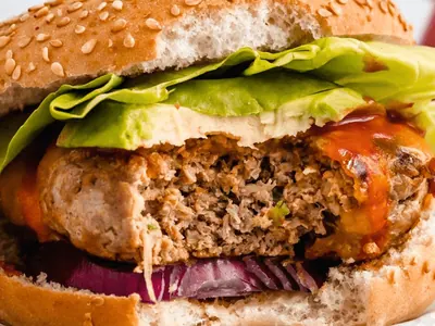 Buffalo Zucchini Chicken Burgers