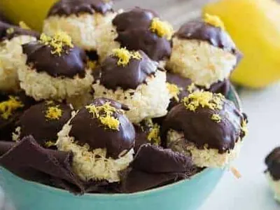Paleo Lemon Macaroons