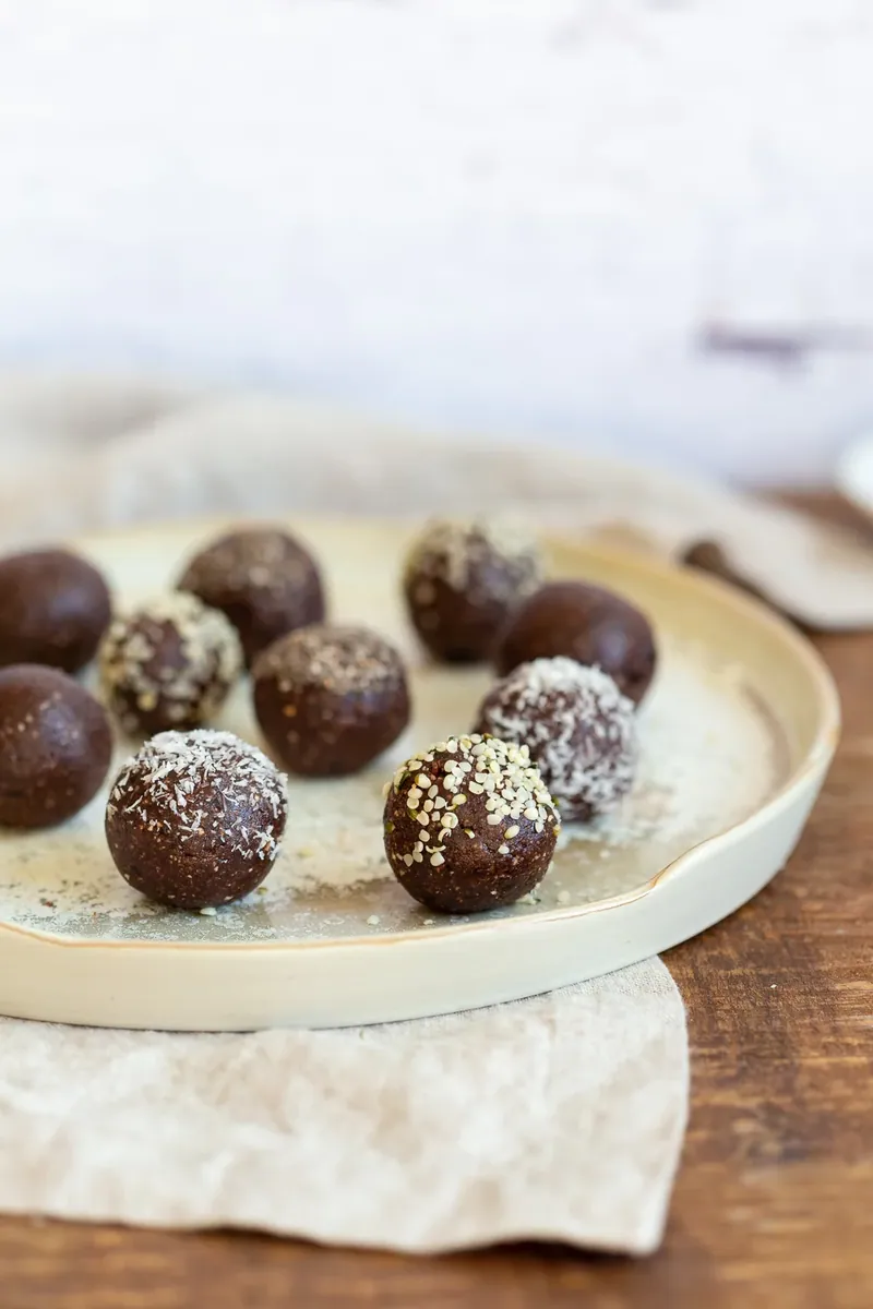 Raw Vegan Brownie Bites