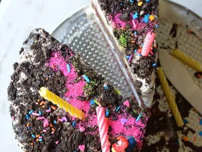 Cookies and Cream Ice Cream Cake