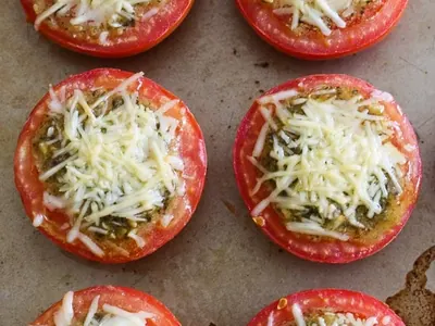Pesto Parmesan Baked Tomatoes