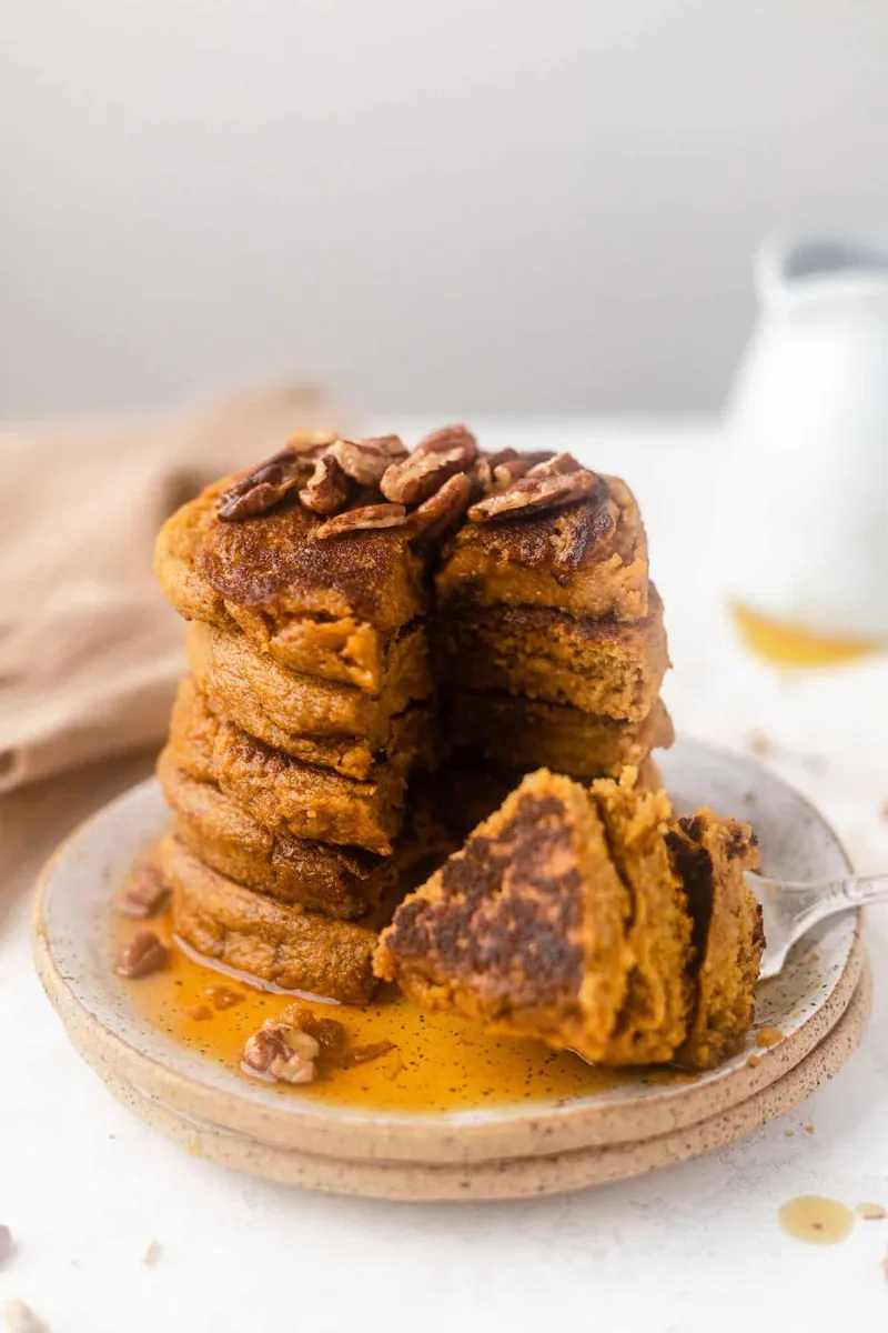 Pumpkin Almond Oat Pancakes