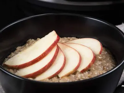 Instant Pot Apple Oatmeal