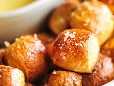 Pretzel Bites with Cheese Dip