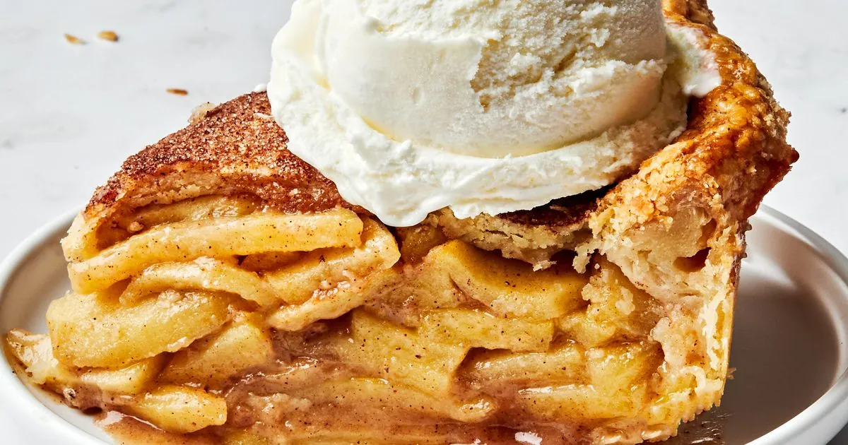 Apple Pie with apples
