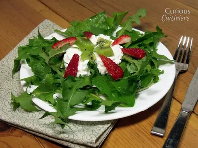 Strawberry Kiwi Green Salad
