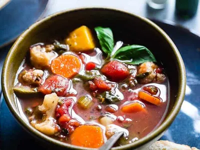 Slow Cooker Vegetable Soup