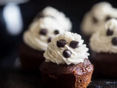 Banana Chocolate Mini Cupcakes