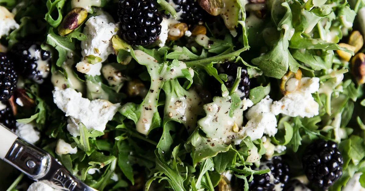 Blackberry Goat Cheese Salad