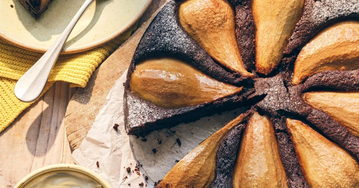 Chocolate Pear Pudding Cake