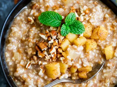 Instant Pot Apple Cinnamon Oatmeal