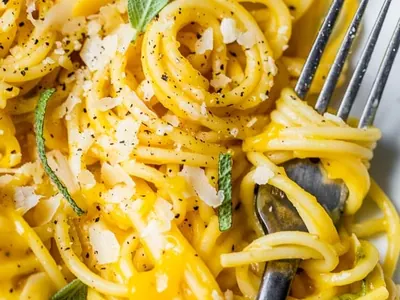 Spaghetti with Butternut Leek Sauce