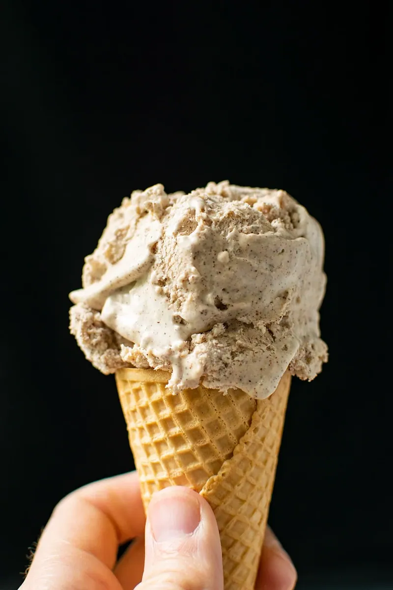 Cinnamon Ice Cream with heavy cream