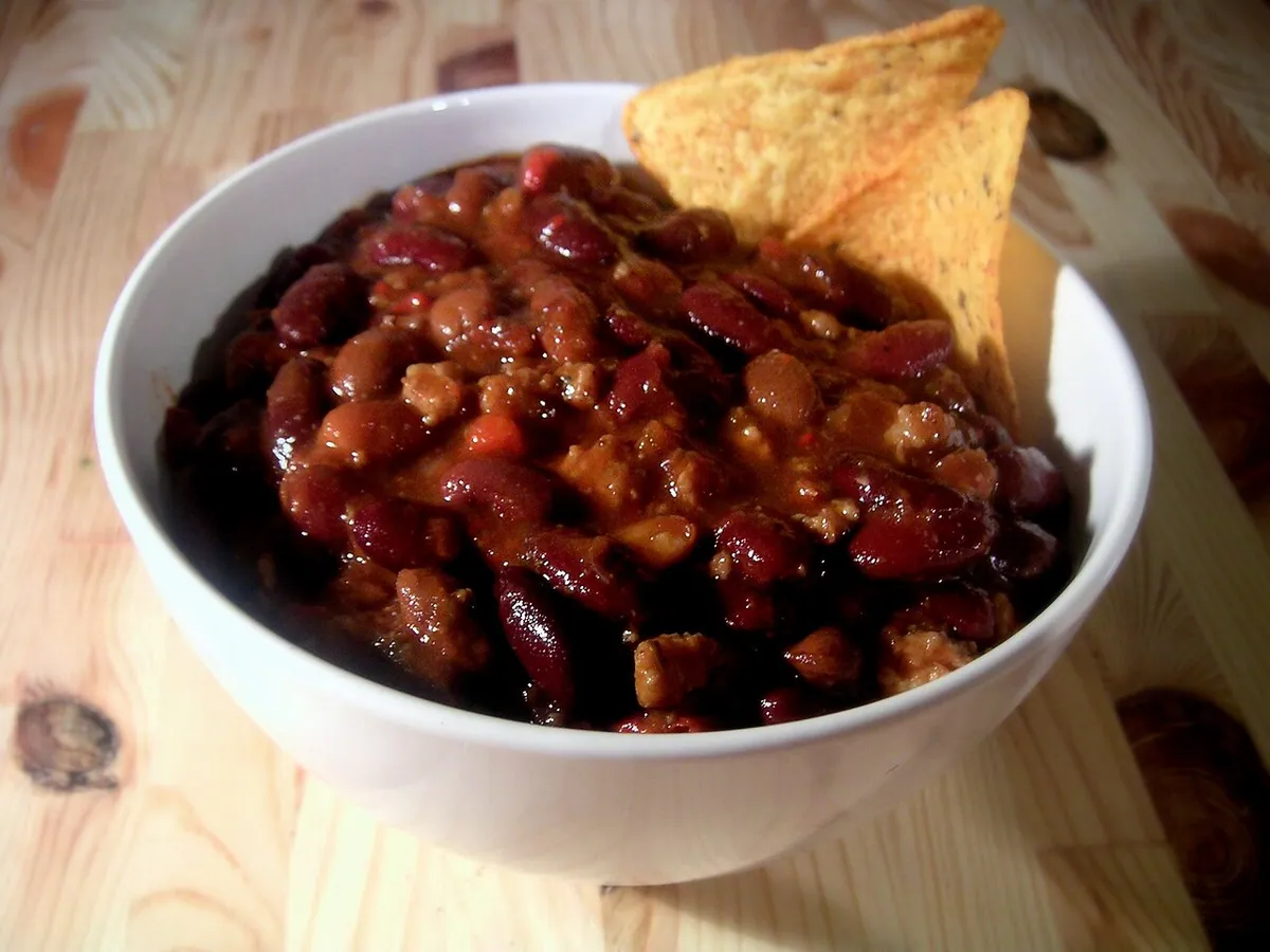 Slow-cooker three-bean beef chili