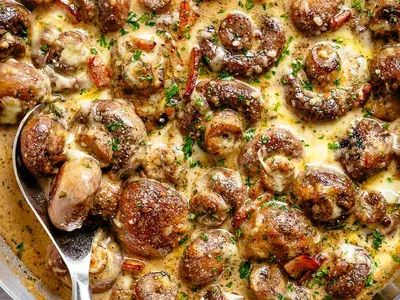 Creamy Garlic Mushrooms and Bacon