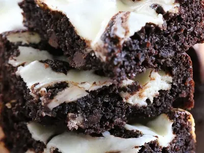 Flourless Cheesecake Brownies