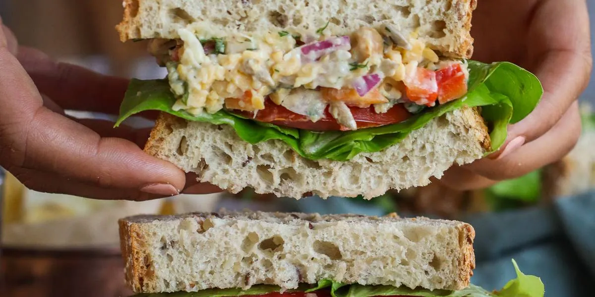 Mashed Chickpea Dill Sandwich