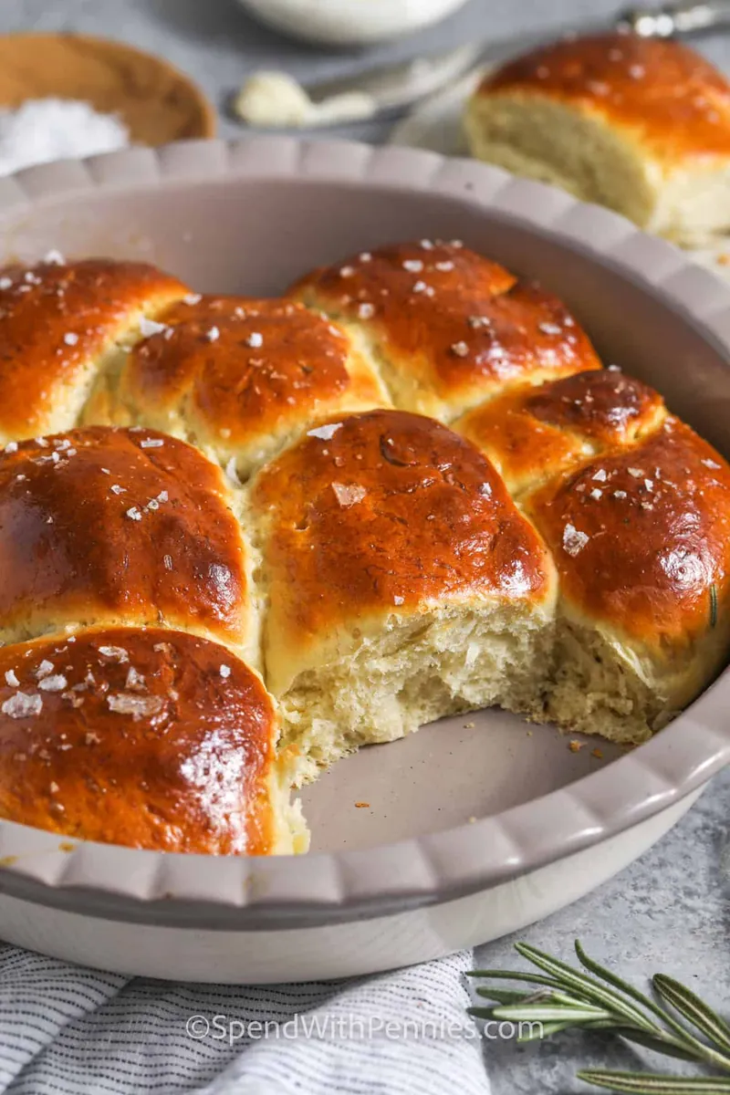 Garlic Dinner Rolls