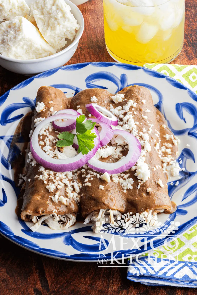 Chicken Enfrijoladas