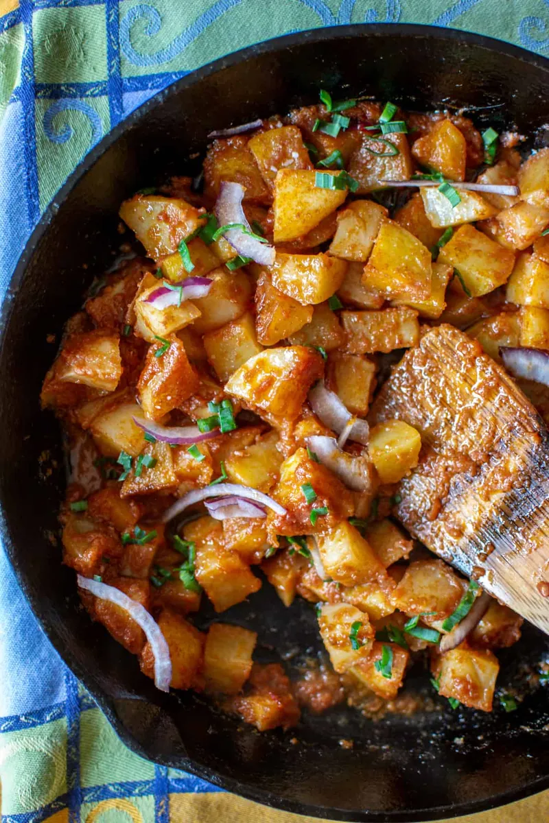 Crispy Potatoes In Red Sauce