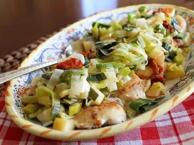 Chicken with Leeks and Apples