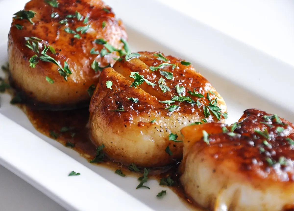 Seared Scallops with Kani Salad