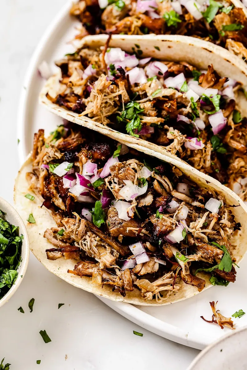 Slow Cooker Carnitas Tacos