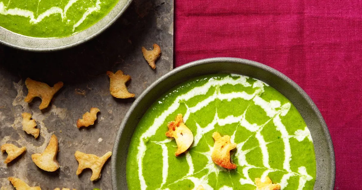 Broccoli Pea Soup with Croutons