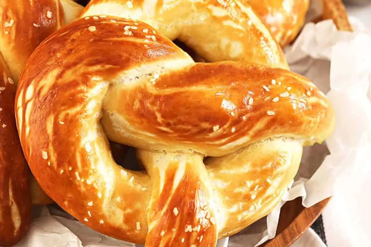 Soft Pretzels with butter