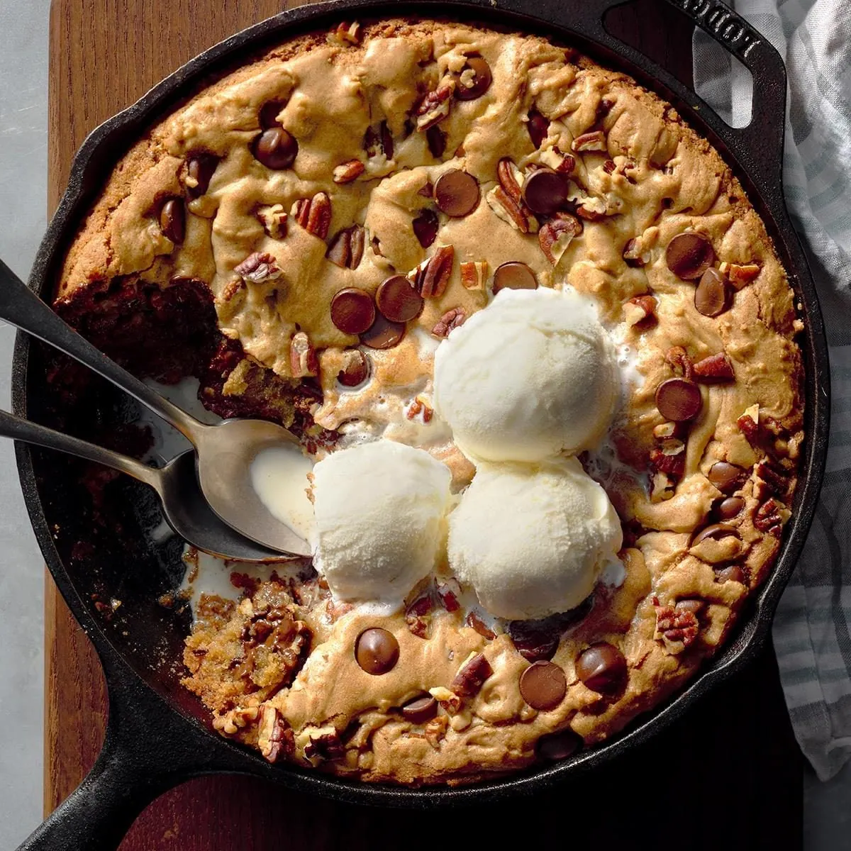 Chocolate Pecan Pizookie