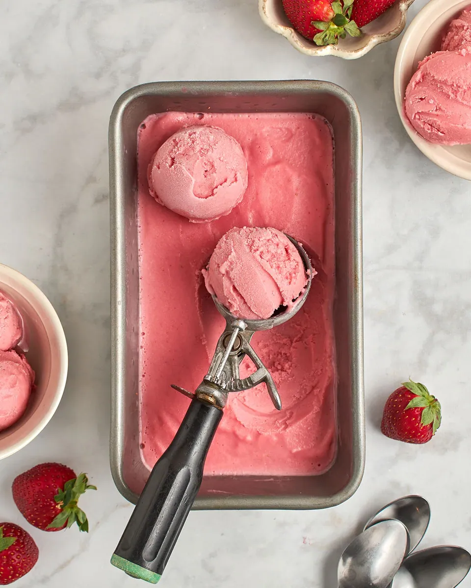 Strawberry Frozen Yogurt